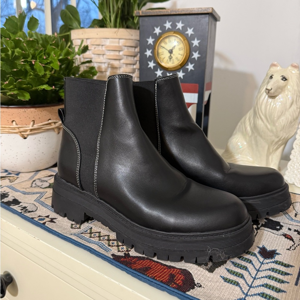 Nine West Black Chelsea Boots